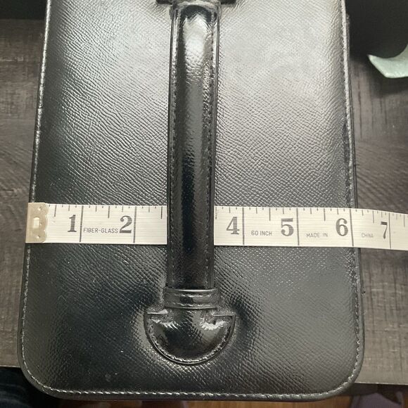 Victoria’s Secret Hard Cover Travel Zipper Case Black Lips Pins  Heart - Picture 8 of 8